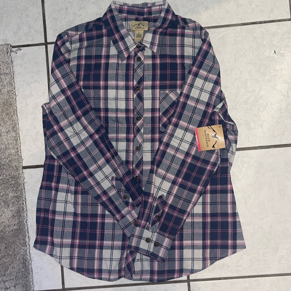 Women’s blue mountain top. Size large